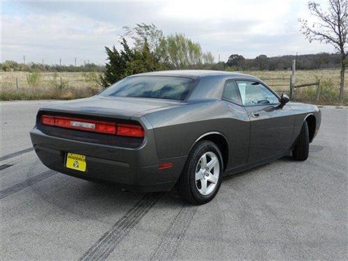 Dodge Challenger 2010 photo 1
