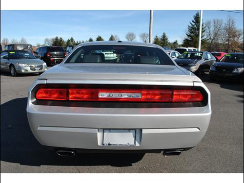 Dodge Challenger 2010 photo 3