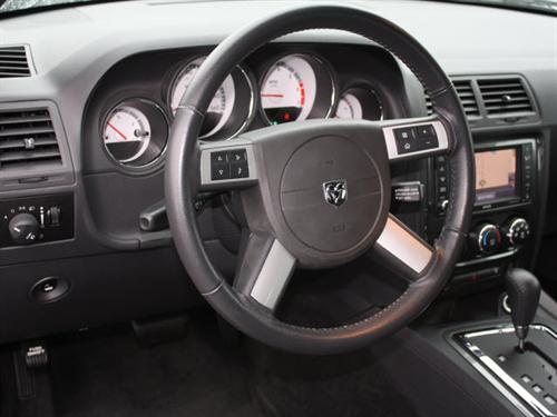 Dodge Challenger 2010 photo 1