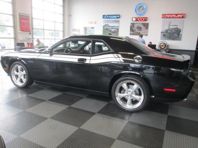 Dodge Challenger 2010 photo 1