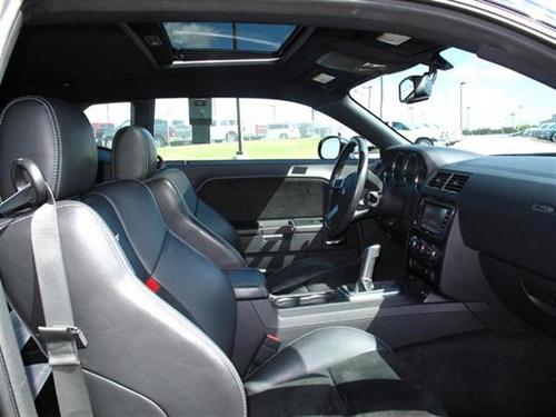 Dodge Challenger 2010 photo 2