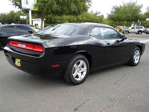 Dodge Challenger 2010 photo 3