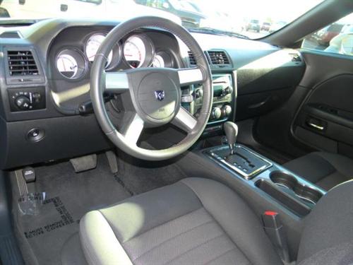 Dodge Challenger 2010 photo 4