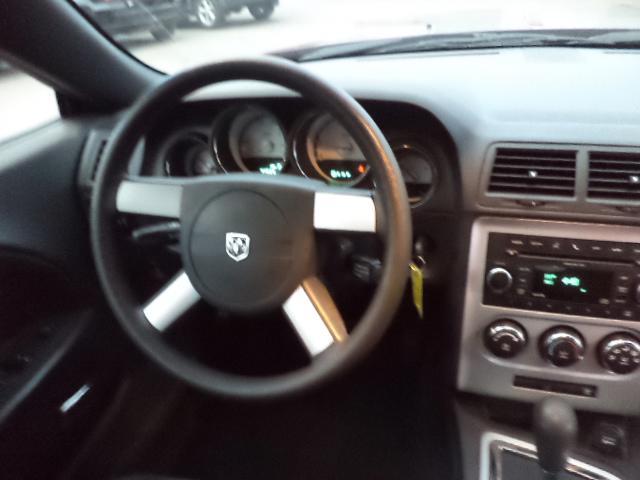 Dodge Challenger 2010 photo 1