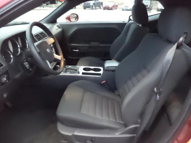 Dodge Challenger 2010 photo 2