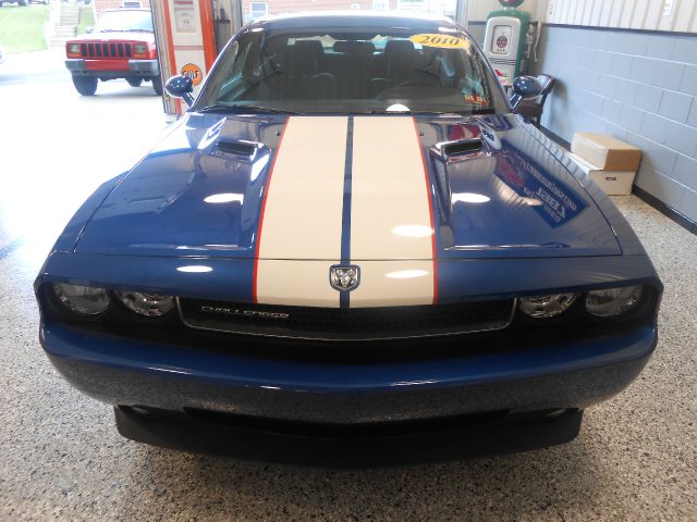 Dodge Challenger SE Coupe