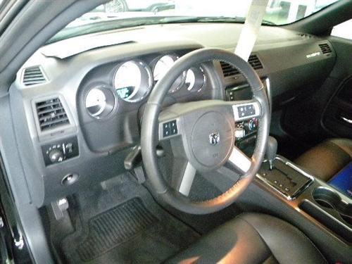 Dodge Challenger 2010 photo 2