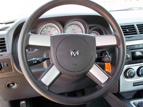 Dodge Challenger 2010 photo 3