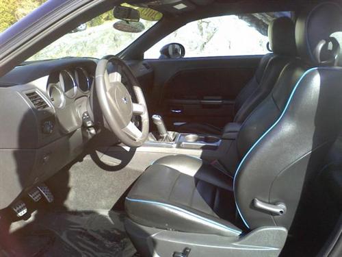 Dodge Challenger 2010 photo 2