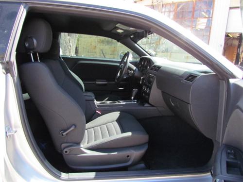 Dodge Challenger 2010 photo 1