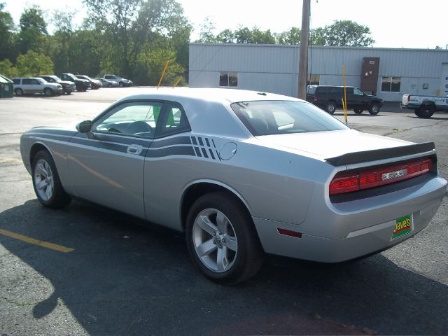 Dodge Challenger 2010 photo 2