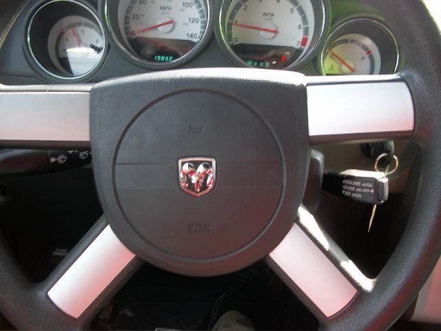 Dodge Challenger 2010 photo 9