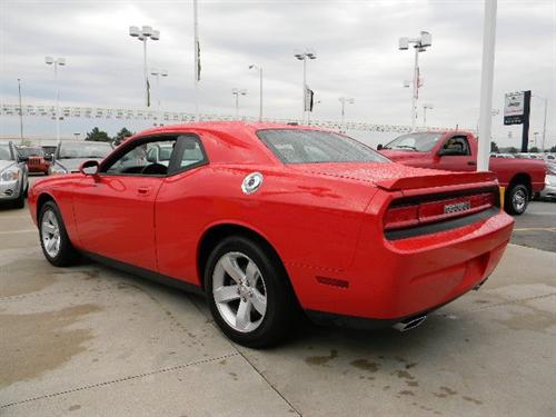 Dodge Challenger 2010 photo 3