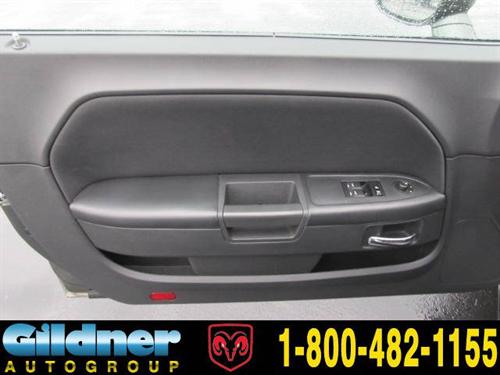 Dodge Challenger 2010 photo 2