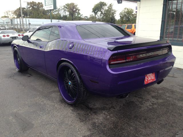 Dodge Challenger 2010 photo 3