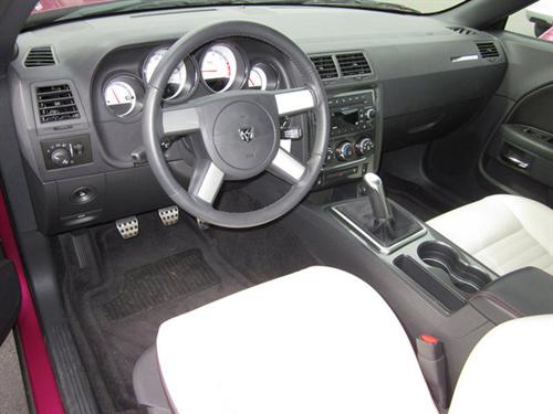 Dodge Challenger 2010 photo 2