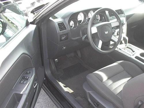 Dodge Challenger 2010 photo 1