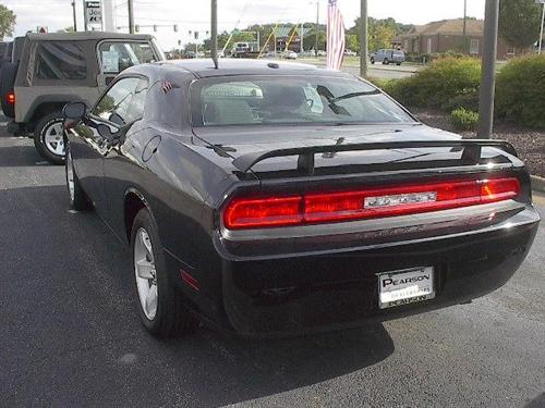 Dodge Challenger 2010 photo 4