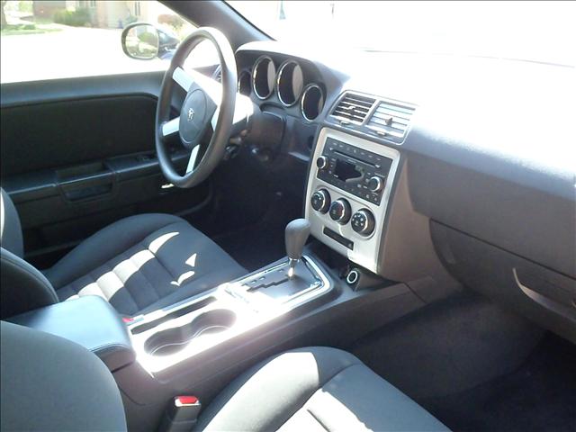 Dodge Challenger 2010 photo 5