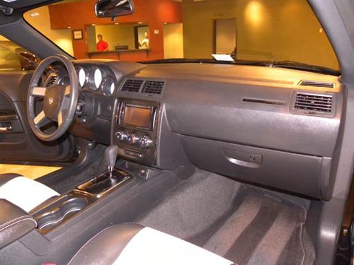 Dodge Challenger 2010 photo 2