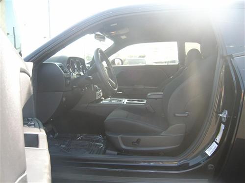 Dodge Challenger 2010 photo 5