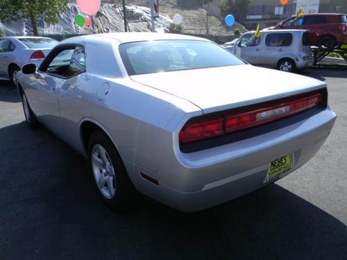 Dodge Challenger 2010 photo 3