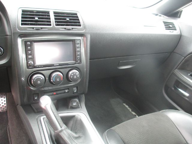 Dodge Challenger 2010 photo 3