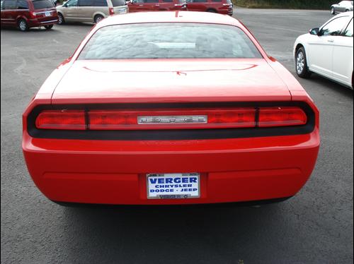 Dodge Challenger 2010 photo 2