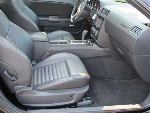 Dodge Challenger 2010 photo 2