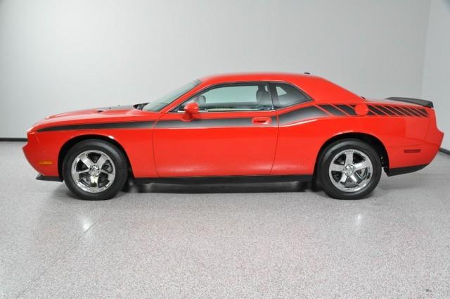 Dodge Challenger 2010 photo 2