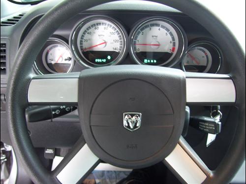 Dodge Challenger 2010 photo 2