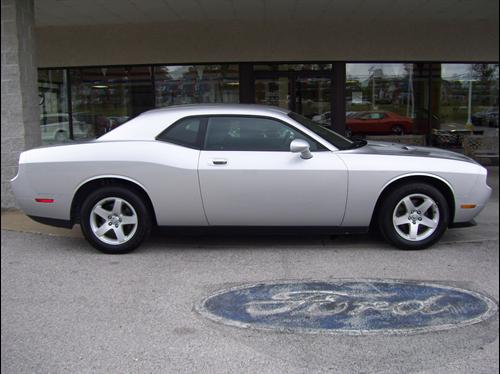 Dodge Challenger 2010 photo 3