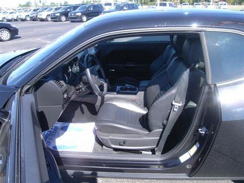 Dodge Challenger 2010 photo 1