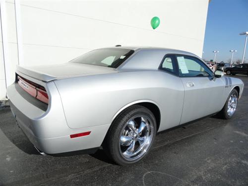 Dodge Challenger 2010 photo 2