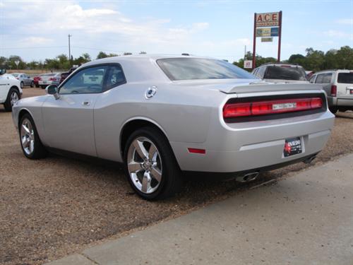 Dodge Challenger 2010 photo 2