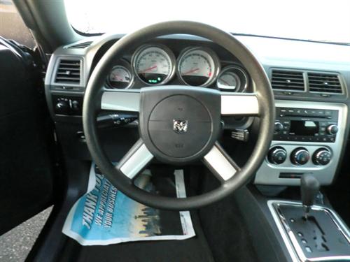 Dodge Challenger 2010 photo 3