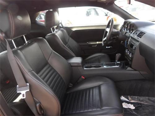 Dodge Challenger 2010 photo 4