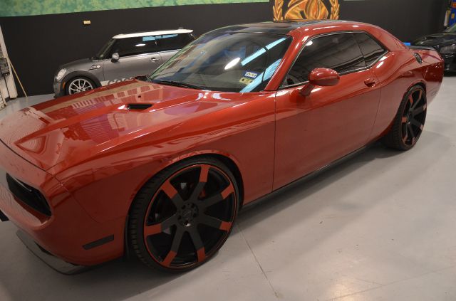 Dodge Challenger SE Coupe