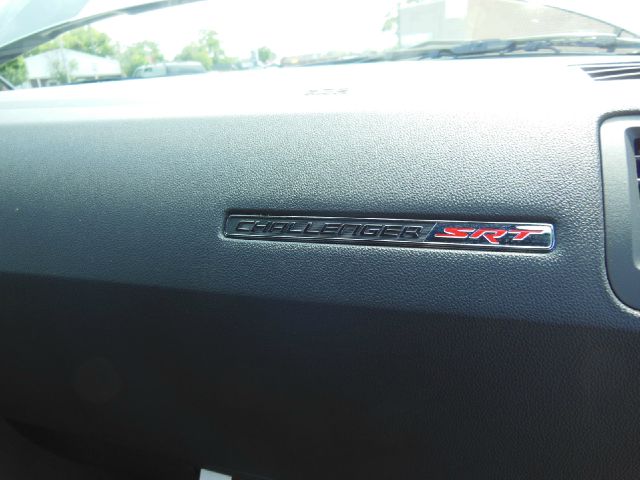 Dodge Challenger 2011 photo 13