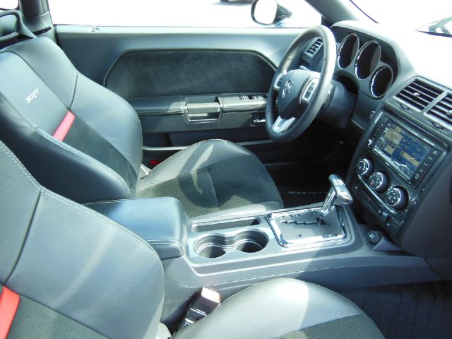 Dodge Challenger 2011 photo 14