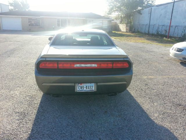 Dodge Challenger 2011 photo 2