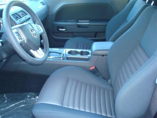 Dodge Challenger 2011 photo 4
