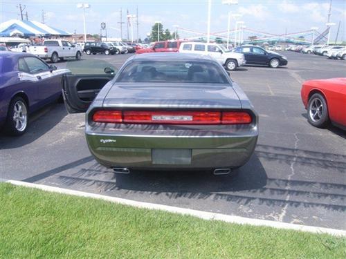Dodge Challenger 2011 photo 2