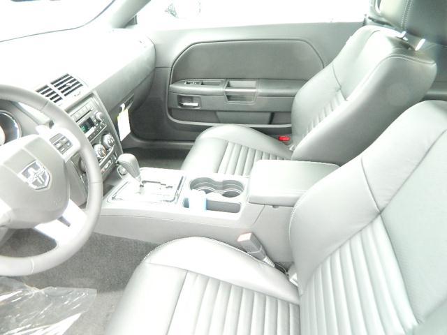 Dodge Challenger 2012 photo 5