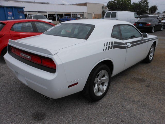 Dodge Challenger 2012 photo 3