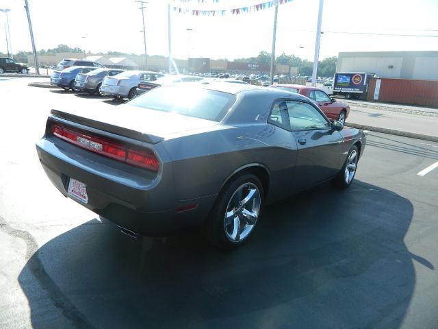 Dodge Challenger 2012 photo 3