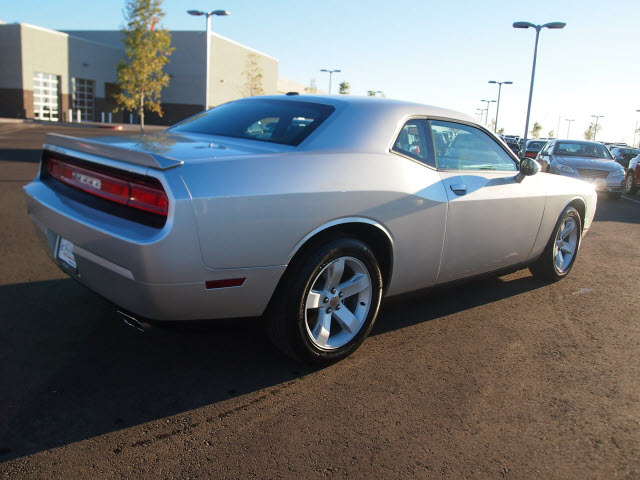 Dodge Challenger 2012 photo 2