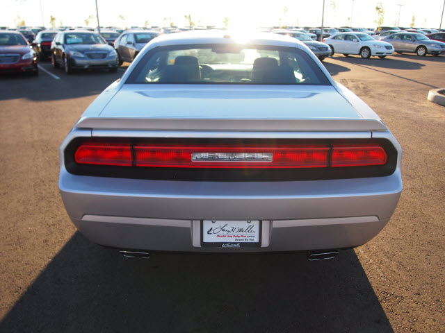 Dodge Challenger 2012 photo 3