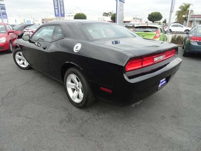 Dodge Challenger 2012 photo 3