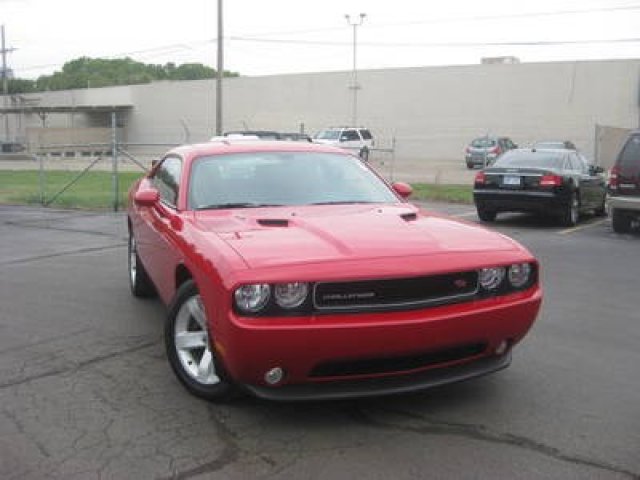 Dodge Challenger SLE 4-door 2WD Unspecified